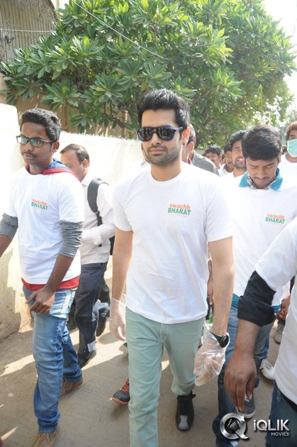Ram-Pothineni-Joins-Swachh-Bharath-Campaign